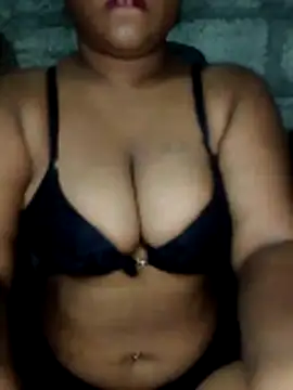 Snapshot of Rishwana77 chatting on 05.15.26 Rishwana77 online show from 05.15.26