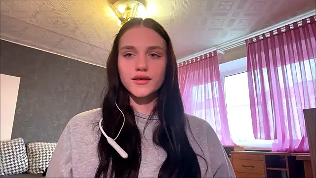 Snapshot of DottieWhitacker chatting on 05.13.26 DottieWhitacker online show from 05.13.26