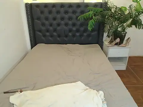 Snapshot of Urbabydollxxx chatting on 05.25.26 Urbabydollxxx online show from 05.25.26