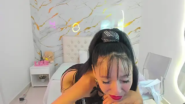 Snapshot of vanessa__castro chatting on 05.20.26 vanessa castro online show from 05.20.26