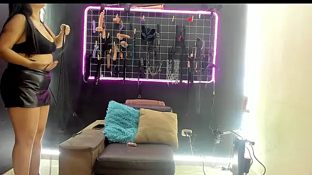 Snapshot of MistressMia_bdsm chatting on 05.22.26 MistressMia bdsm online show from 05.22.26