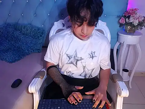 Snapshot of Tiff_Styless chatting on 05.17.26 Tiff Styless online show from 05.17.26