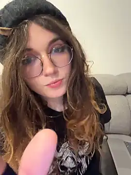 Snapshot of cutypiefull chatting on 05.16.26 cutypiefull online show from 05.16.26