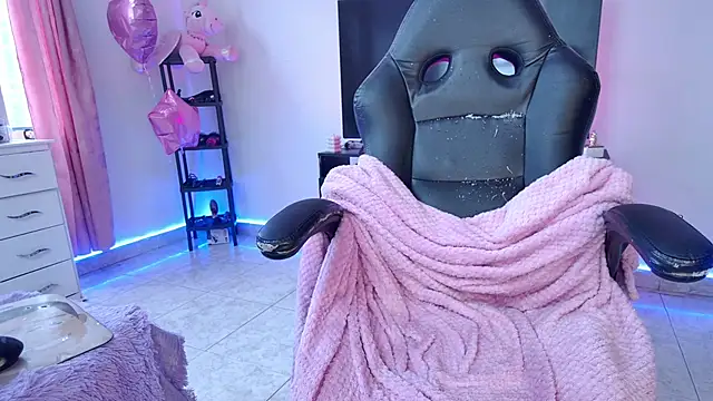 Snapshot of Barbie20_ chatting on 05.16.26 Barbie20 online show from 05.16.26