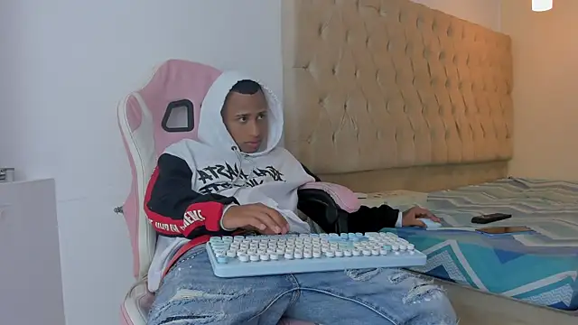 Supreme Badboy online show from 06.08.26