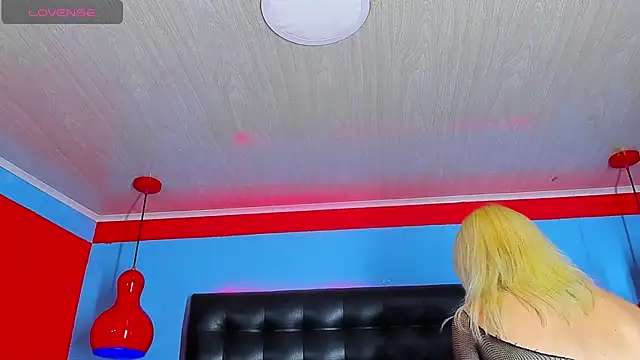 Domina Diosaa online show from 06.05.26