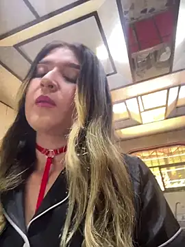IsabelleMilan online show from 07.04.26