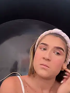 IsabelleMilan online show from 07.29.26
