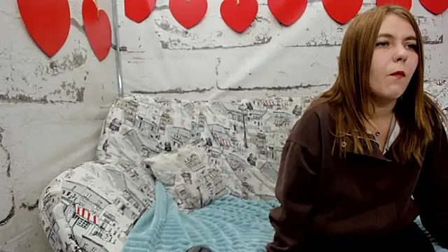 Snapshot of Dear_hollyy chatting on 05.15.26 Dear hollyy online show from 05.15.26