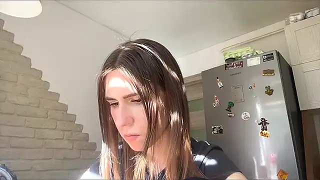 ZaraGuyette online show from 05.23.26