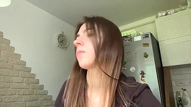 ZaraGuyette online show from 05.27.26