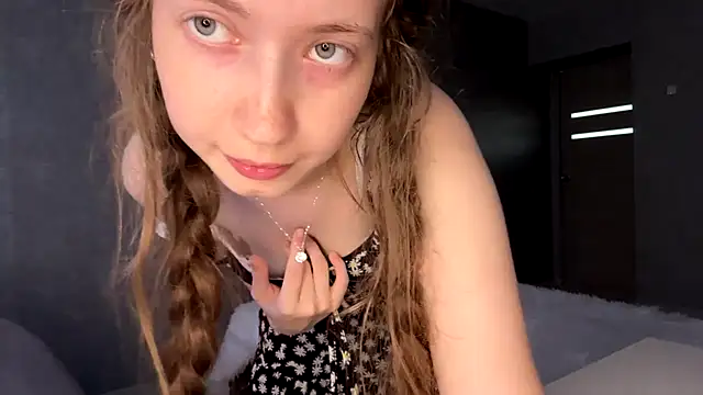Emily Mur  online show from 07.20.26