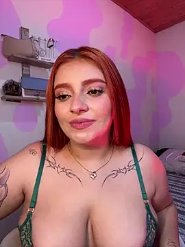 Snapshot of Emma_Q1 chatting on 05.26.26 Emma Q1 online show from 05.26.26