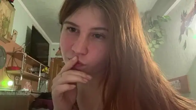 Snapshot of EmmaLovelyBB chatting on 05.24.26 EmmaLovelyBB online show from 05.24.26