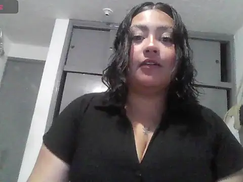Snapshot of Alaia_moretti chatting on 05.30.26 Alaia moretti online show from 05.30.26