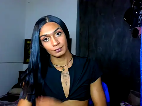 Snapshot of Alexxasexy chatting on 05.18.26 Alexxasexy online show from 05.18.26