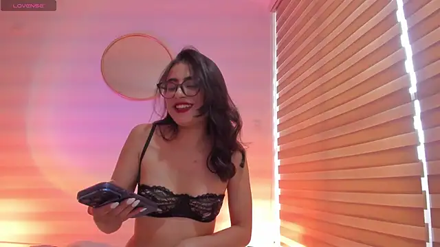 Snapshot of imsofia_dy chatting on 05.30.26 imsofia dy online show from 05.30.26