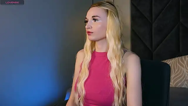 Snapshot of Mila__Lux chatting on 05.24.26 Mila Lux online show from 05.24.26
