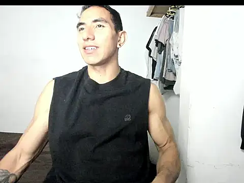 Snapshot of aquiles04 chatting on 05.23.26 aquiles04 online show from 05.23.26