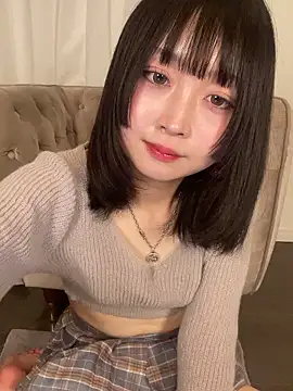 Snapshot of yu_nya chatting on 05.17.26 yu nya online show from 05.17.26