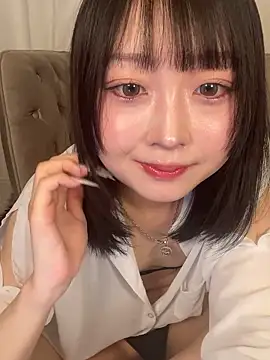 Snapshot of yu_nya chatting on 05.20.26 yu nya online show from 05.20.26