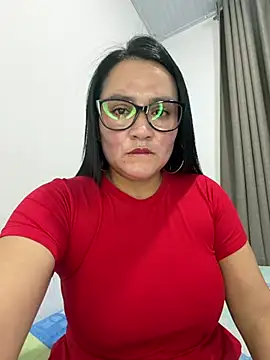 Snapshot of rousee69_ chatting on 05.22.26 rousee69 online show from 05.22.26