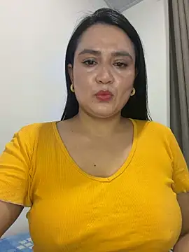 Snapshot of rousee69_ chatting on 05.27.26 rousee69 online show from 05.27.26