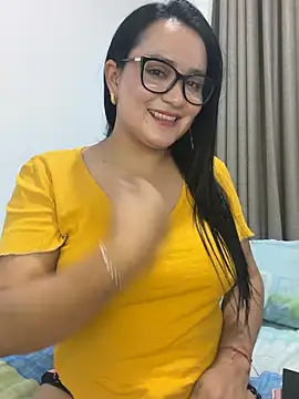 Snapshot of rousee69_ chatting on 05.27.26 rousee69 online show from 05.27.26