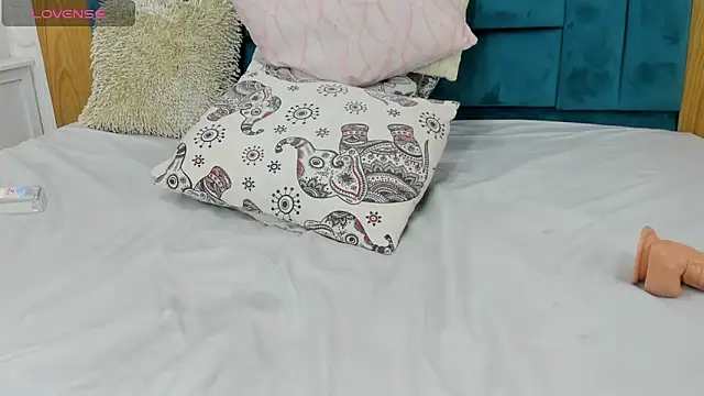 KeisyMoon   online show from 05.30.26