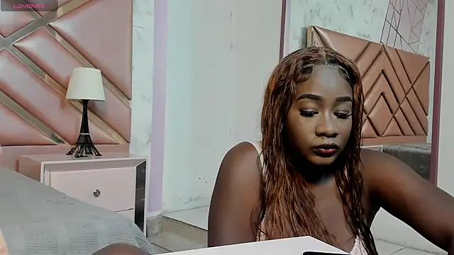 Snapshot of SophiaScottX chatting on 05.21.26 SophiaScottX online show from 05.21.26