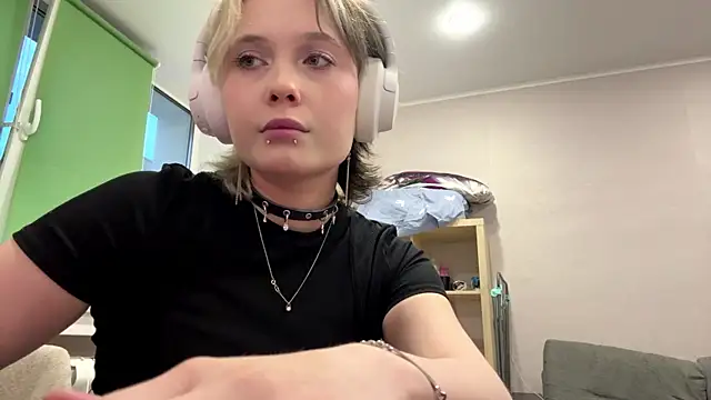 Snapshot of CuteLilit chatting on 05.28.26 CuteLilit online show from 05.28.26