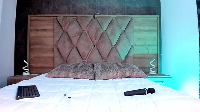 TaylorClay  online show from 05.25.26