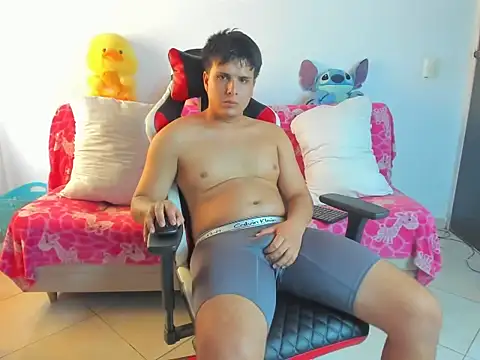Snapshot of alexerdiego chatting on 05.19.26 alexerdiego online show from 05.19.26