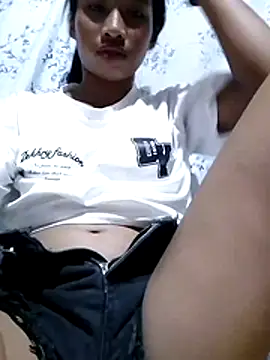 Snapshot of PinayBlackbeauty_18-18 chatting on 07.28.26 PinayBlackbeauty 18-18 online show from 07.28.26