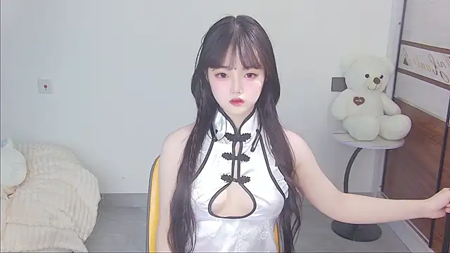 Evil-Bunny007 online show from 05.18.26