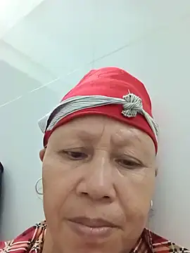 Snapshot of zanalove chatting on 05.19.26 zanalove online show from 05.19.26