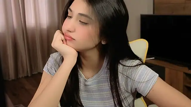 Snapshot of honeylanaa chatting on 05.15.26 honeylanaa online show from 05.15.26