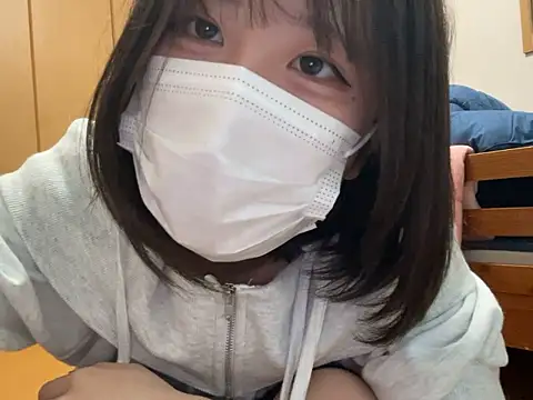 Snapshot of miniminimo_o chatting on 05.26.26 miniminimo o online show from 05.26.26