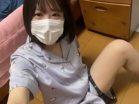 Snapshot of miniminimo_o chatting on 05.29.26 miniminimo o online show from 05.29.26