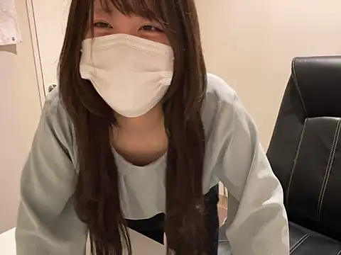 Snapshot of miniminimo_o chatting on 06.10.26 miniminimo o online show from 06.10.26
