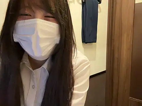 Snapshot of miniminimo_o chatting on 06.25.26 miniminimo o online show from 06.25.26