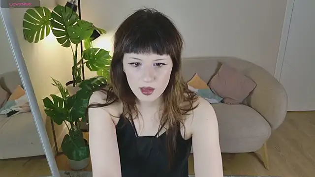 Snapshot of Nancy__Moss chatting on 05.22.26 Nancy Moss online show from 05.22.26