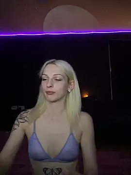 ElsaSnowxox online show from 05.29.26