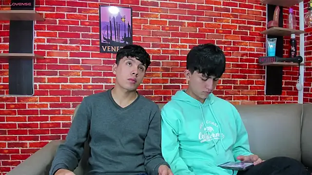 Hoot boyss  online show from 05.22.26