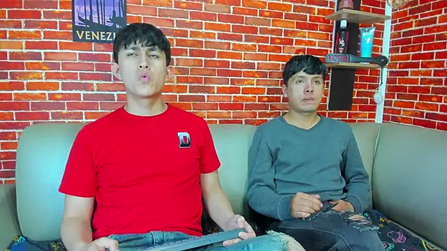 Hoot boyss  online show from 05.25.26