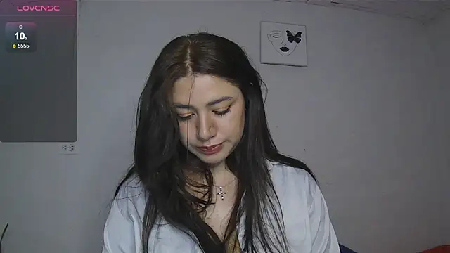 Snapshot of alythia chatting on 05.25.26 alythia online show from 05.25.26
