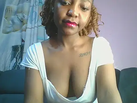 Snapshot of Africana_sexy chatting on 06.25.26 Africana sexy online show from 06.25.26