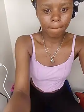 Snapshot of sexy_girlyee chatting on 06.24.26 sexy girlyee online show from 06.24.26