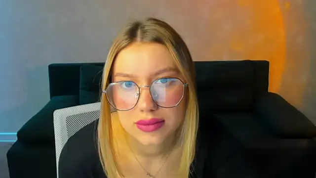 Snapshot of Shakira_Lux chatting on 05.21.26 Shakira Lux online show from 05.21.26