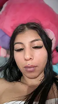 Snapshot of ariella_lovee chatting on 05.22.26 ariella lovee online show from 05.22.26